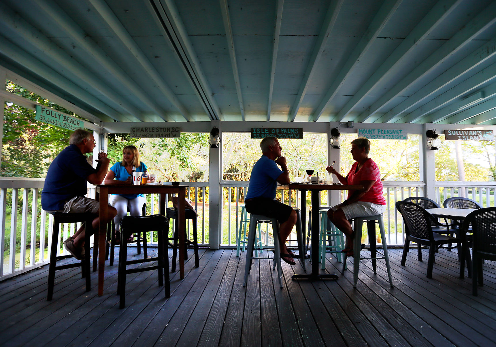 deckdining mainland container.jpg (copy)